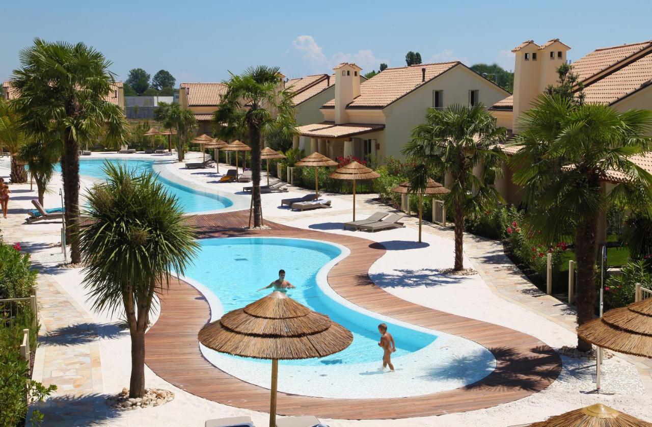 Aquamarina Village *